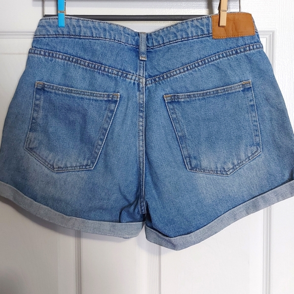 Ladies H&M vintage jean shorts - Picture 2 of 4